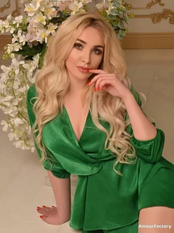 Yana Profile image 1