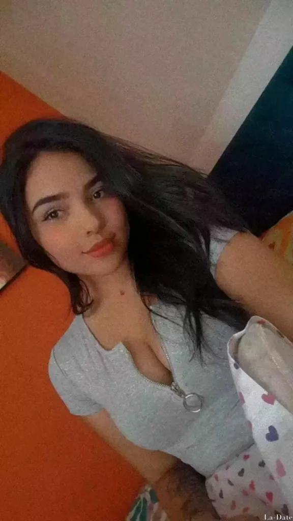Dayana Profile image 4