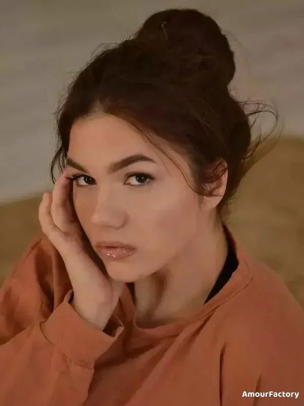 Yana Profile image 3